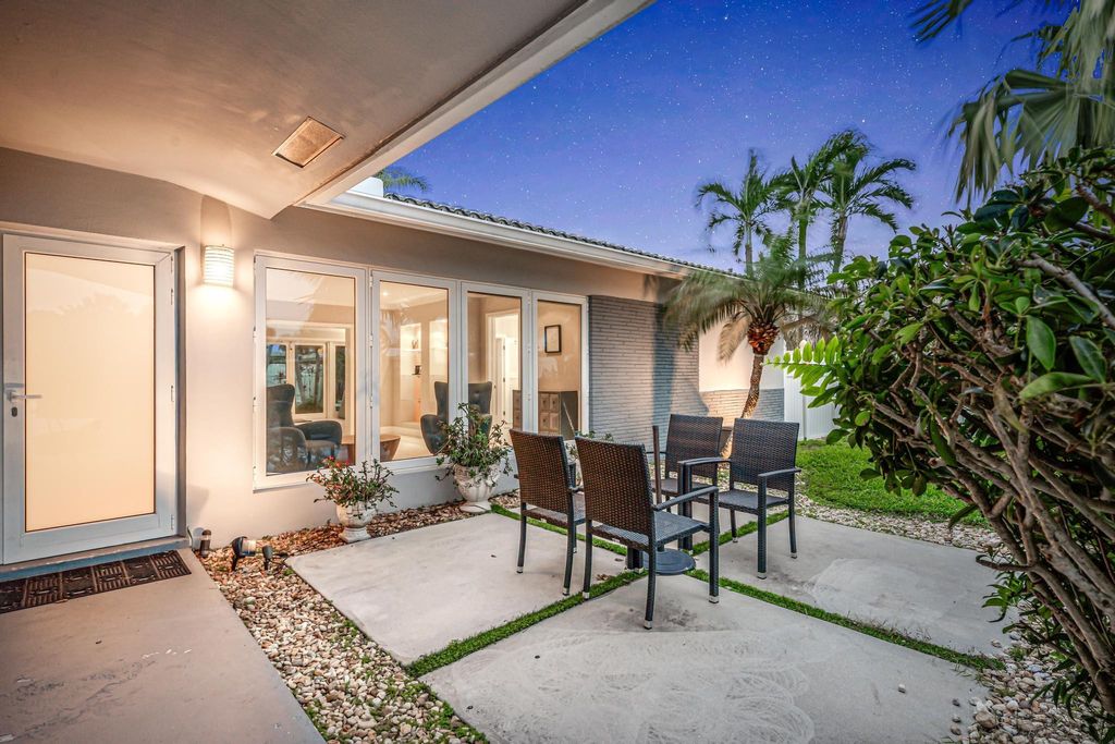 Photo of 4310 NE 15th Way, Oakland Park, FL 33334 (MLS # F10501738)