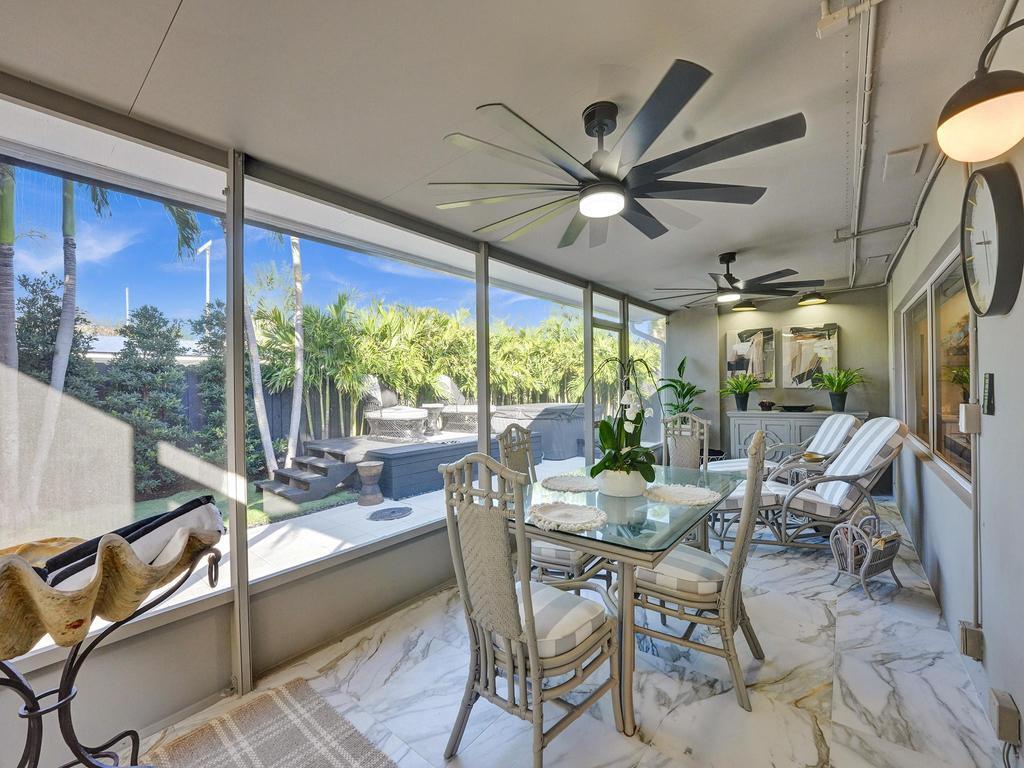 LAKE COVE IN - Residential