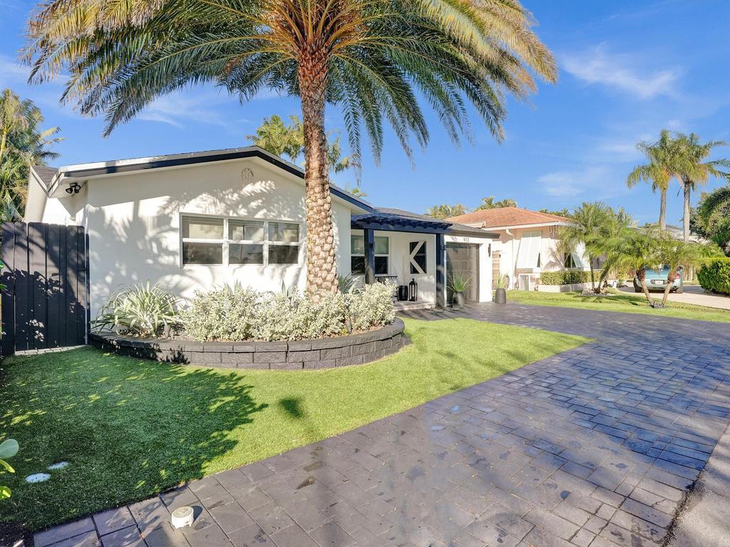 LAKE COVE IN - Residential