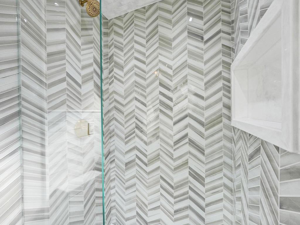 LAKE COVE IN - Residential