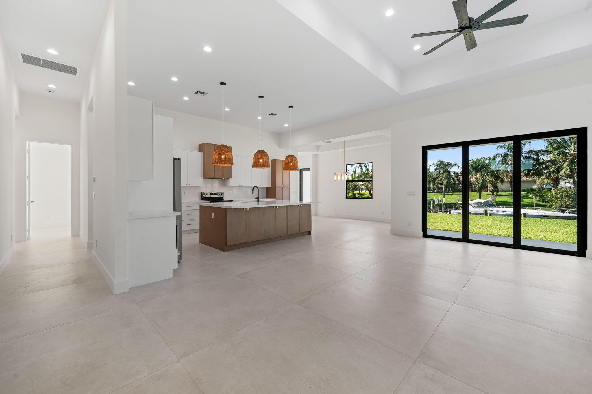 632 SE Seahouse Drive