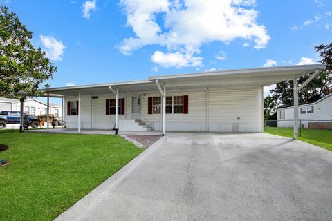 A home in Fellsmere