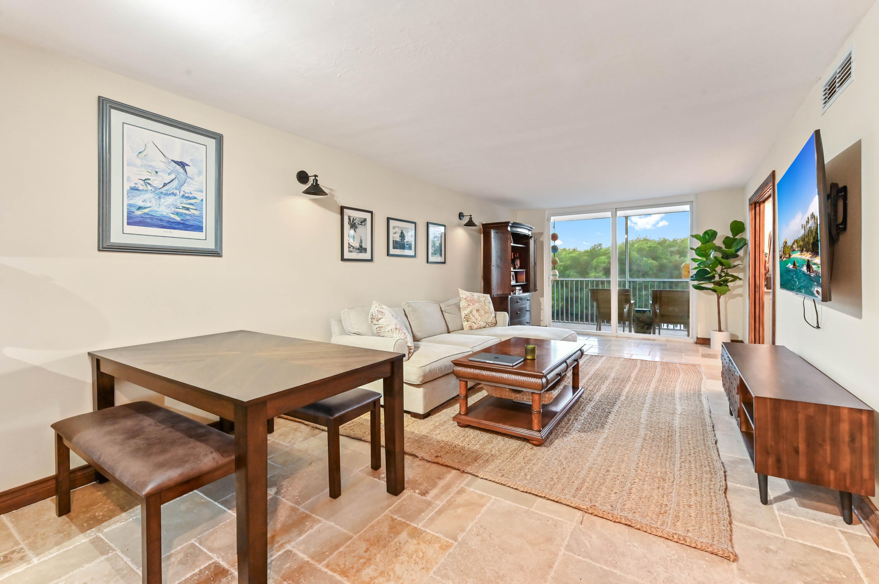689 NE 6th Court 2090