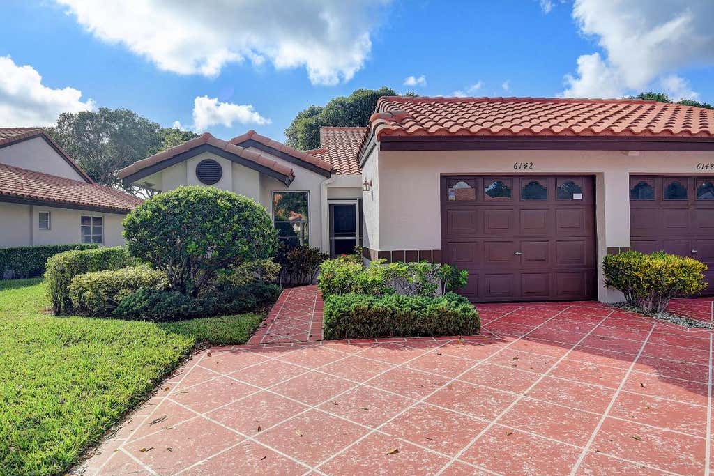 Photo of 6142 Waldwick Circle, Delray Beach, FL 33484 (MLS # R10935467)