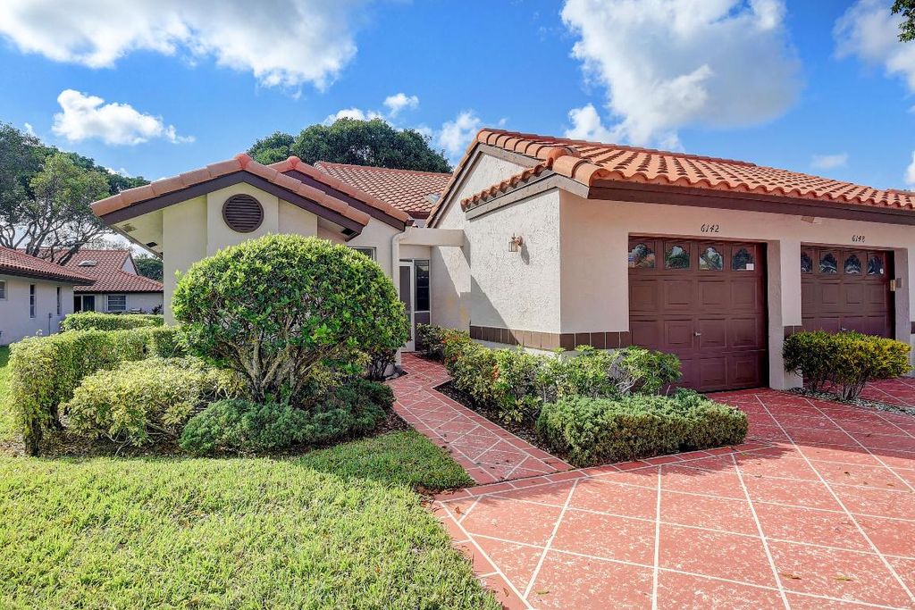 Photo of 6142 Waldwick Circle, Delray Beach, FL 33484 (MLS # R10935467)