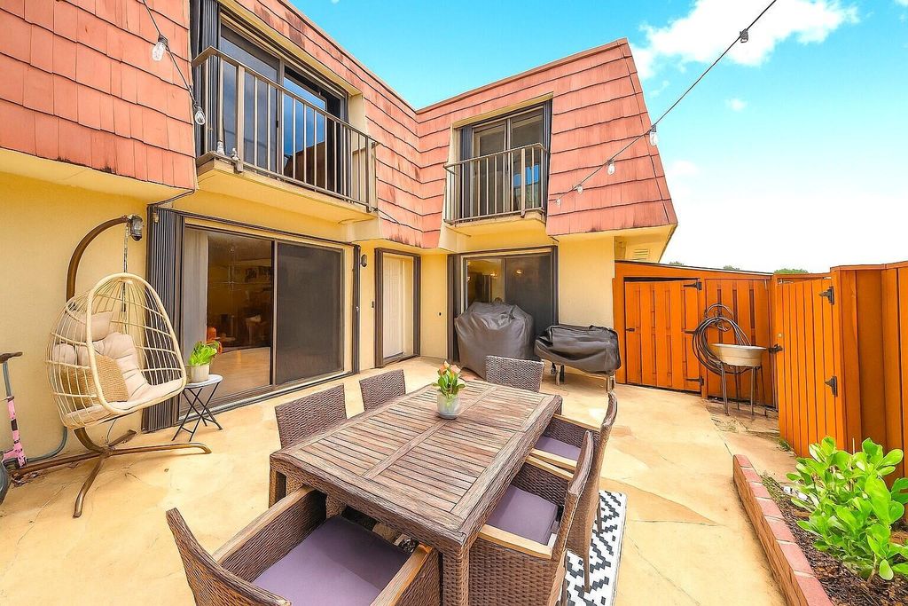 Photo of 311 Buttonwood Lane, Boynton Beach, FL 33436 (MLS # R11107397)