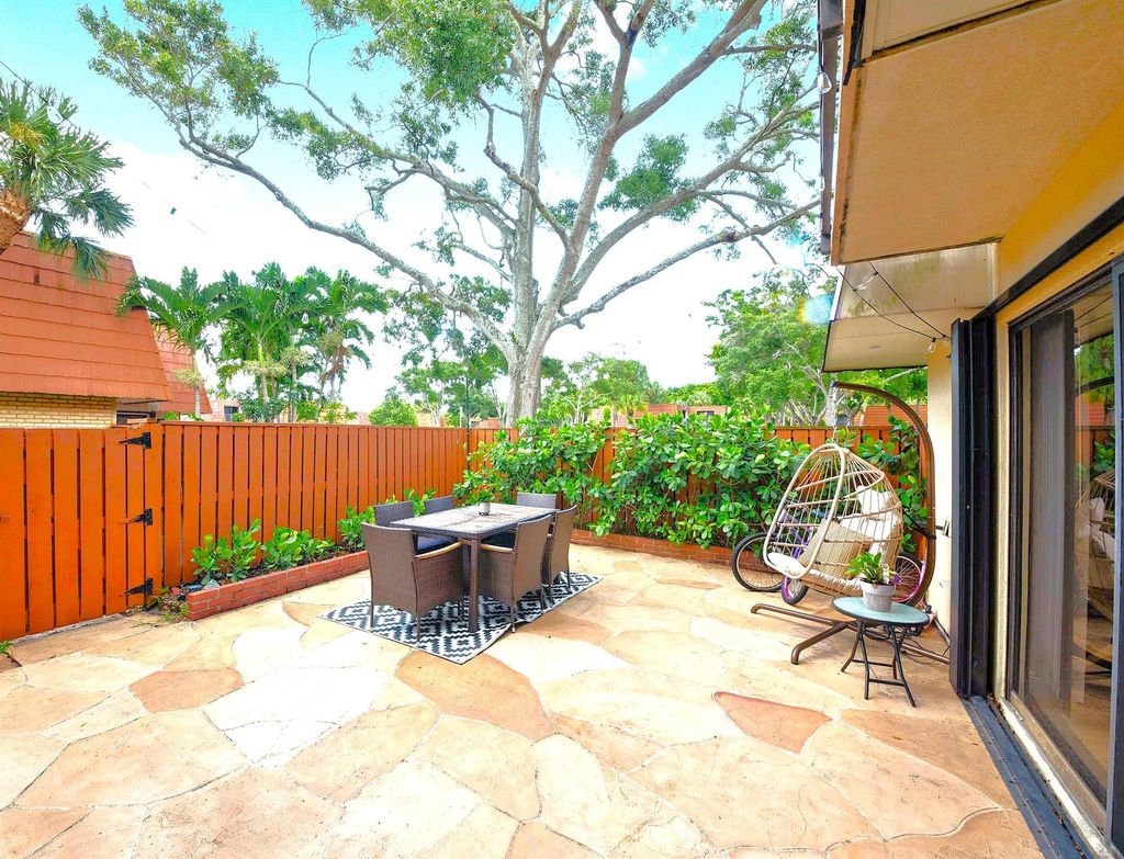 Photo of 311 Buttonwood Lane, Boynton Beach, FL 33436 (MLS # R11107397)