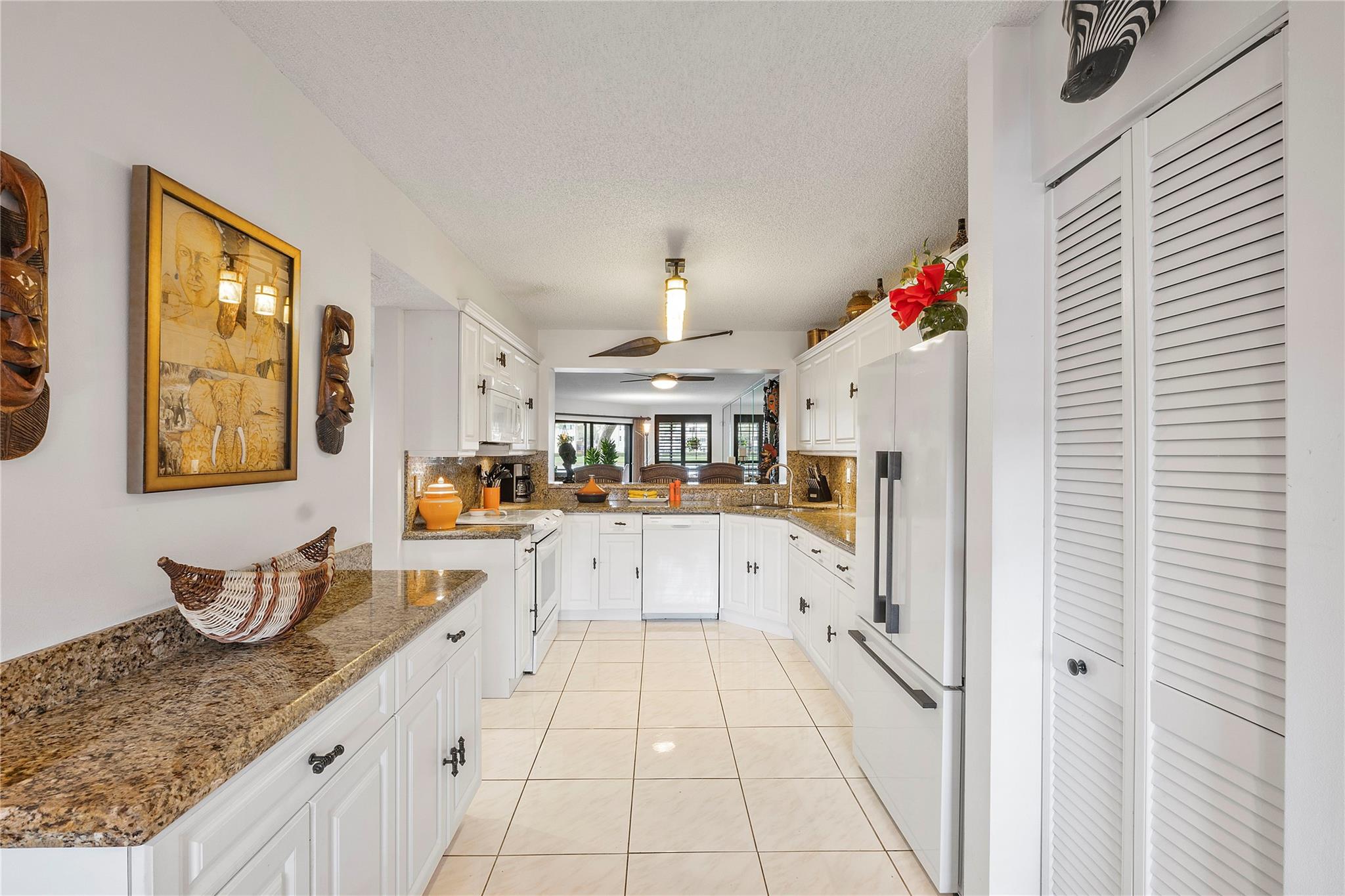 KINGS POINT - Residential