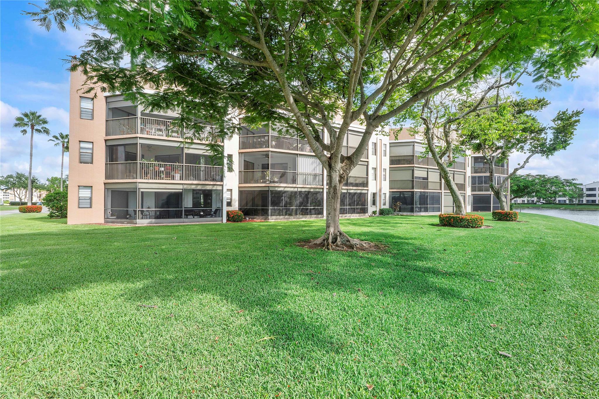 KINGS POINT - Residential