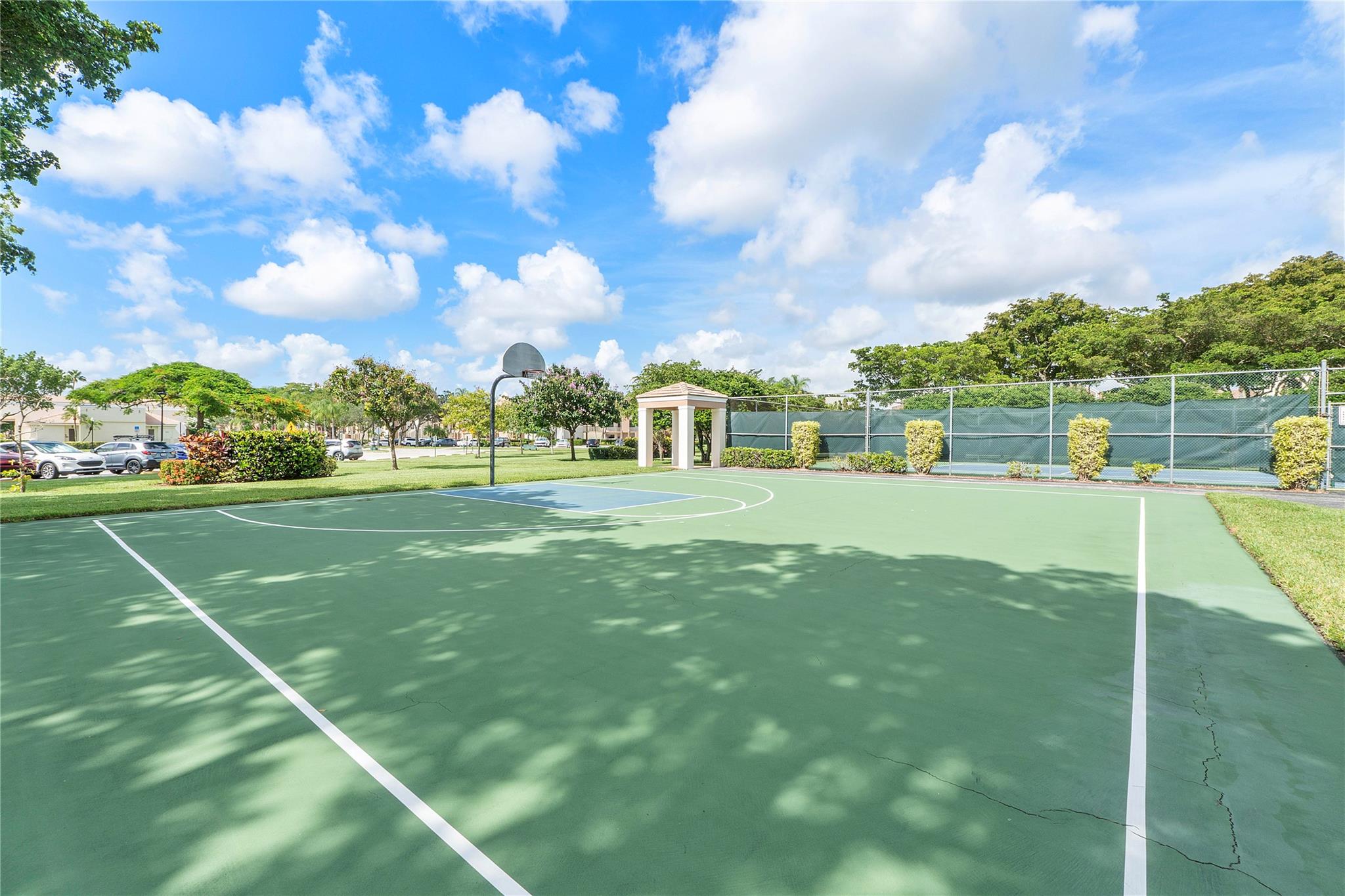 KINGS POINT - Residential