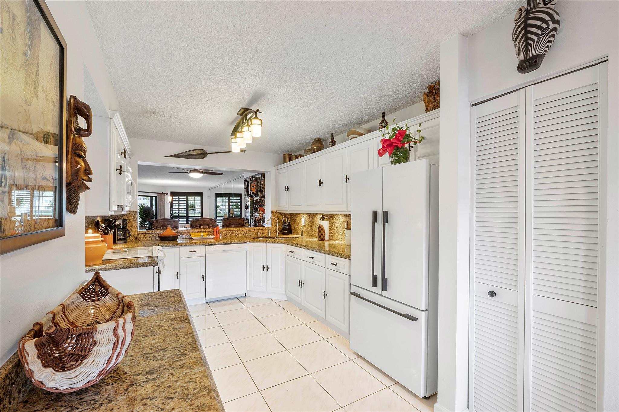 KINGS POINT - Residential