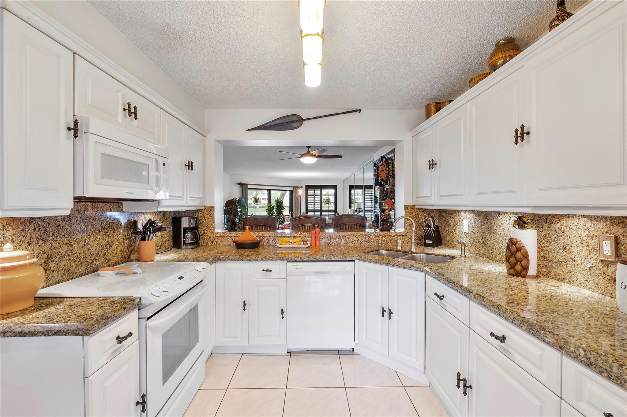 KINGS POINT - Residential