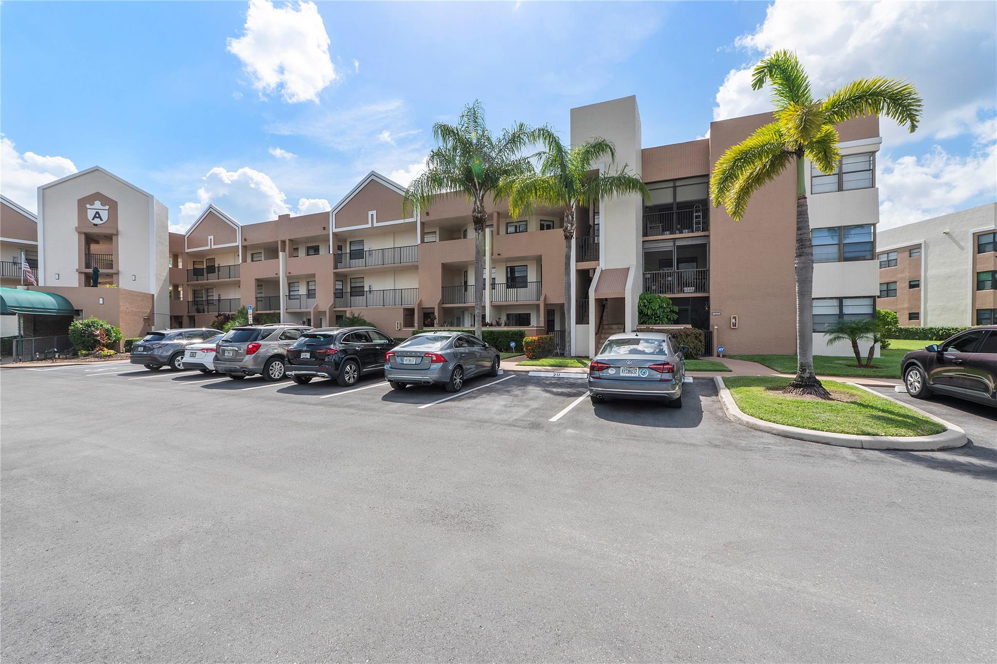 KINGS POINT - Residential