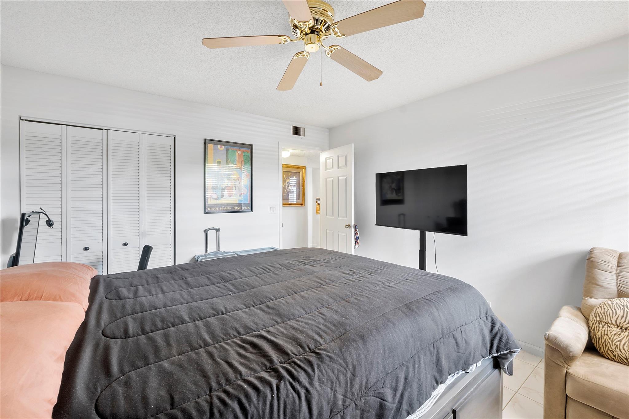 KINGS POINT - Residential
