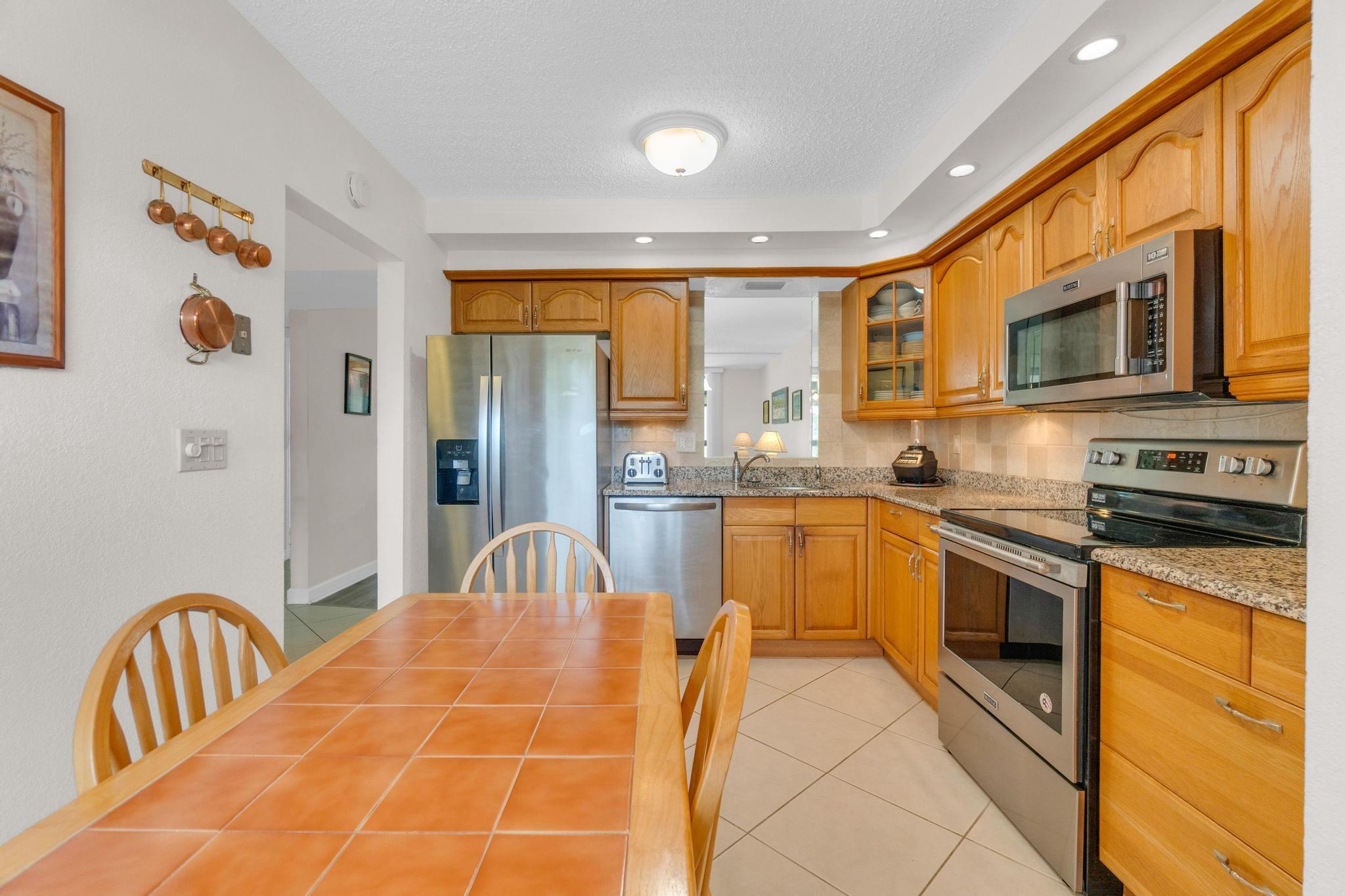Palm Lakes - Residential
