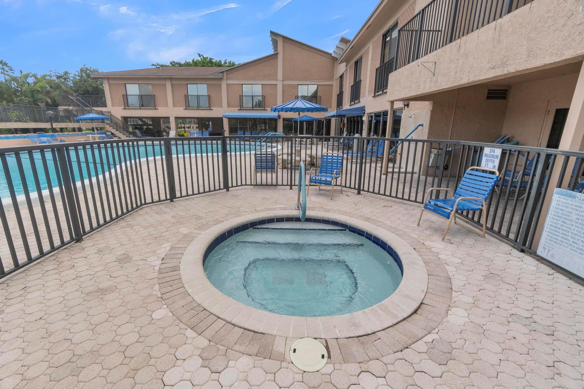 7340 Lake Circle Dr 301