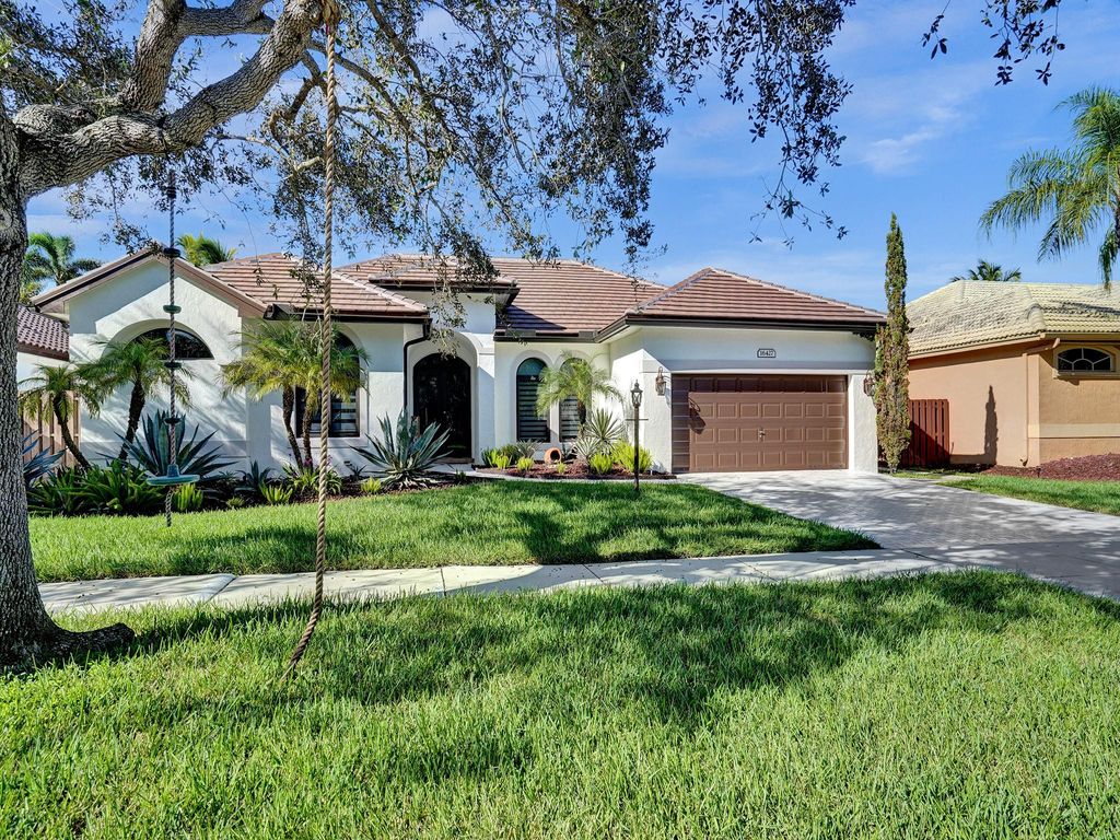 Photo of 16427 Mariposa Cir S, Fort Lauderdale, FL 33331 (MLS # F10403228)