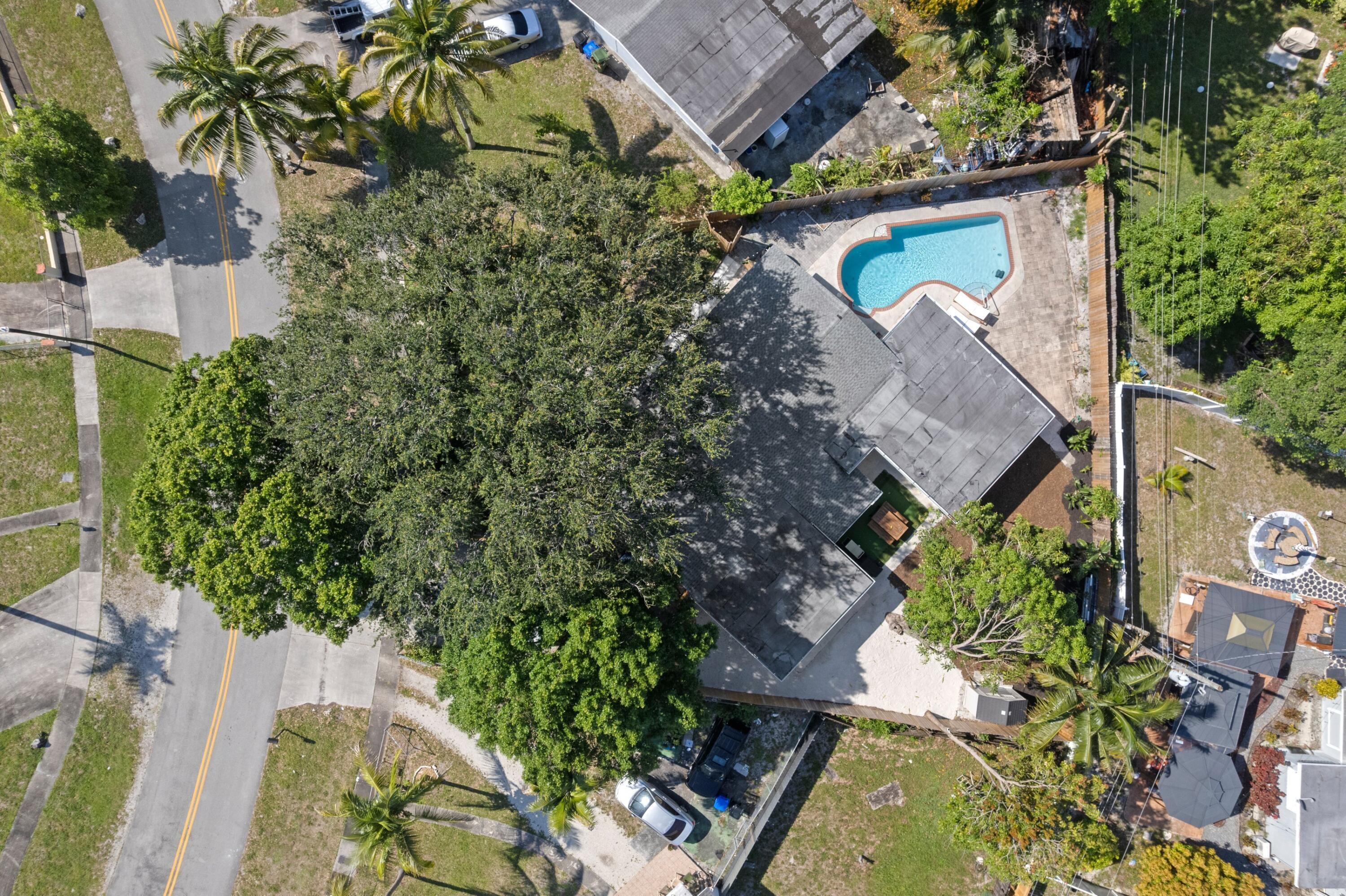 LAUDERDALE VILLAS - Residential