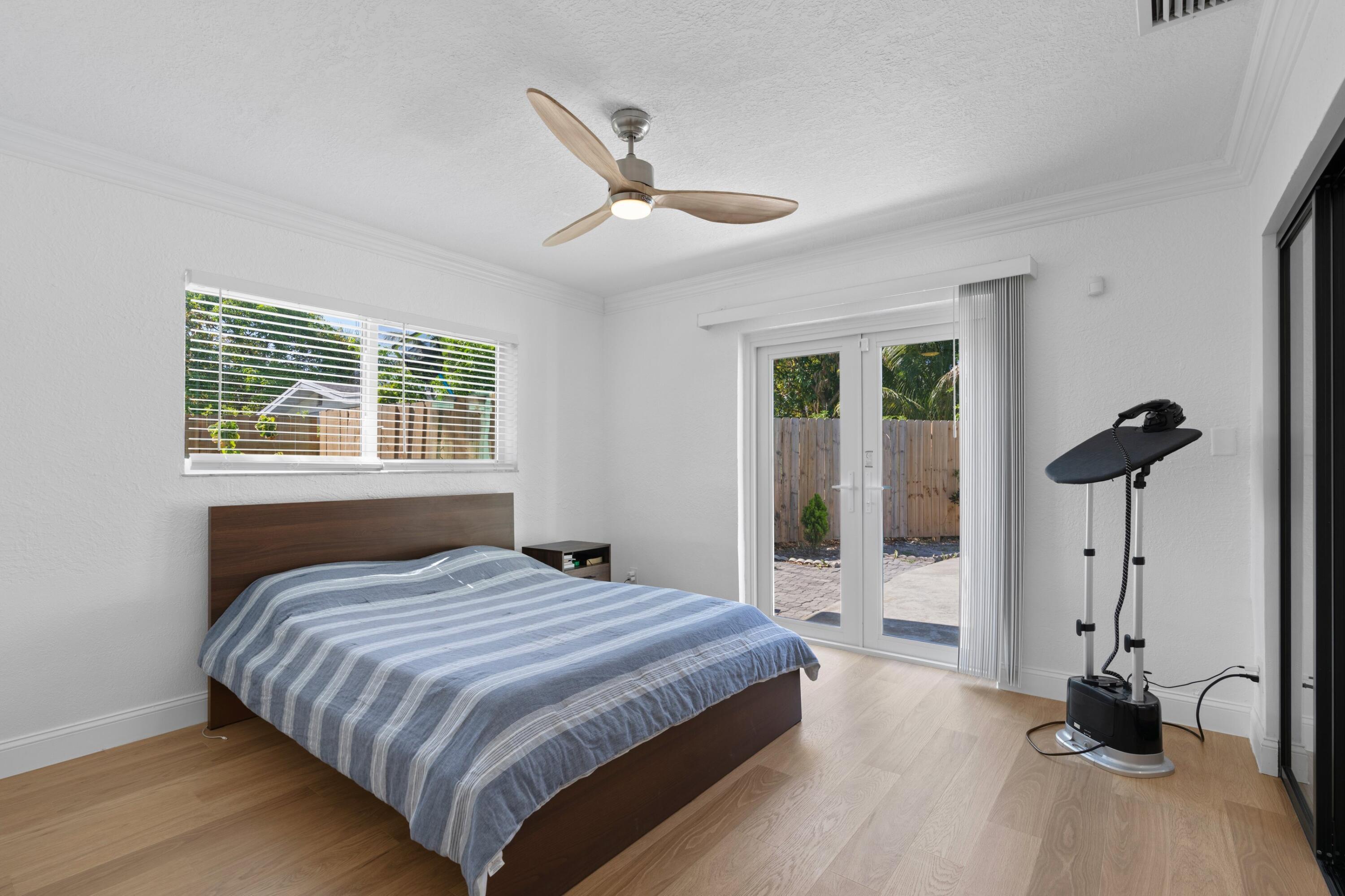 LAUDERDALE VILLAS - Residential