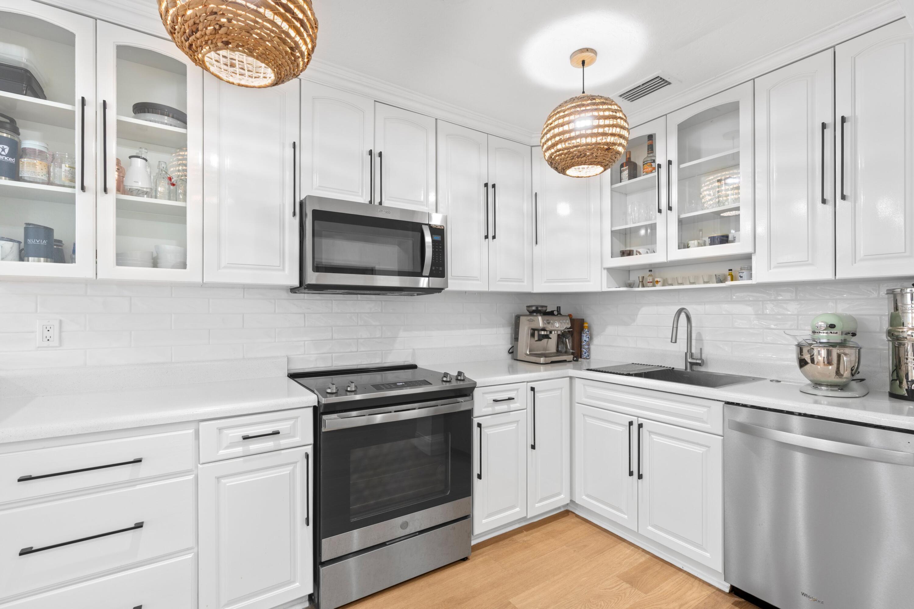 LAUDERDALE VILLAS - Residential