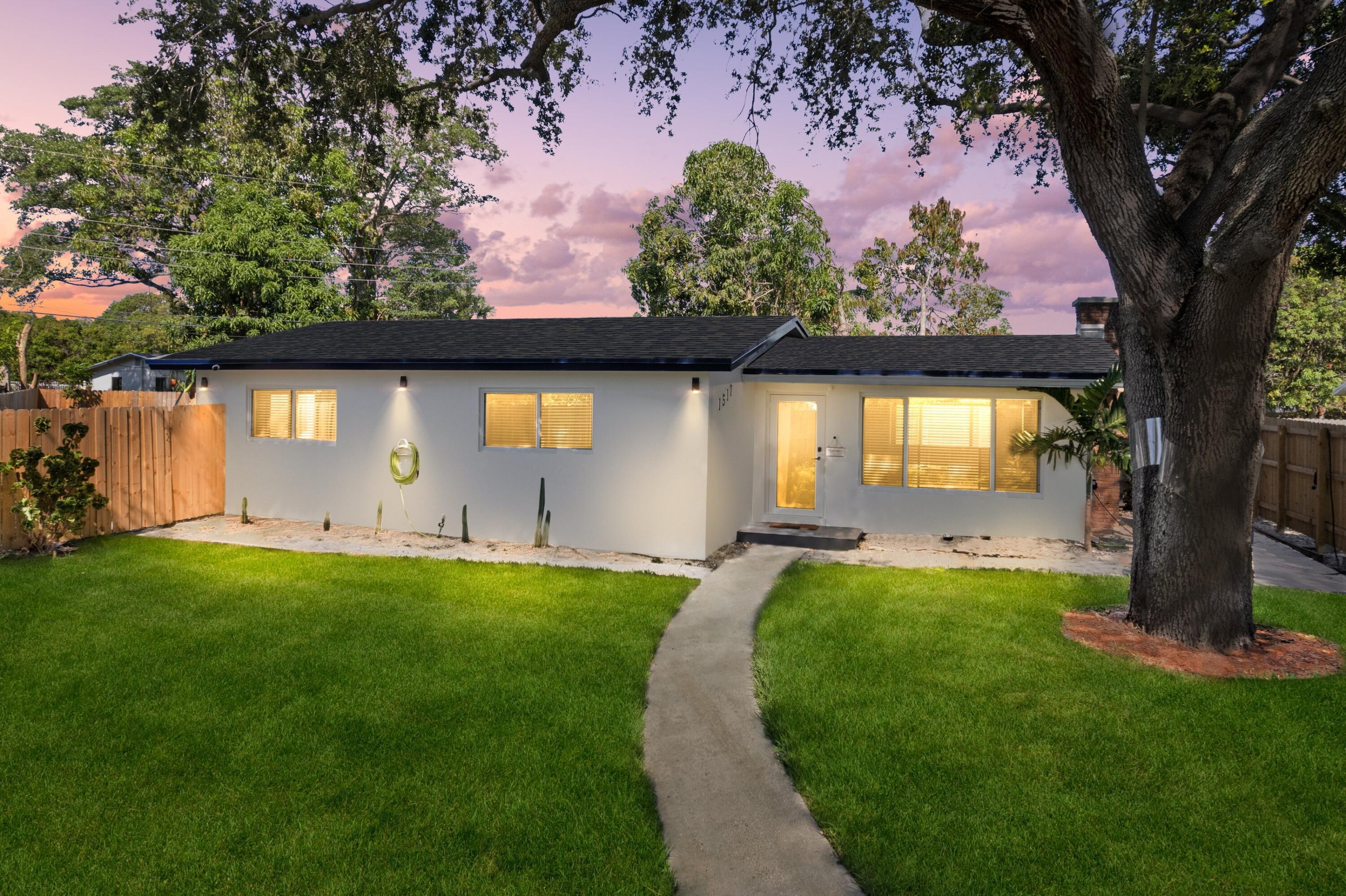 LAUDERDALE VILLAS - Residential