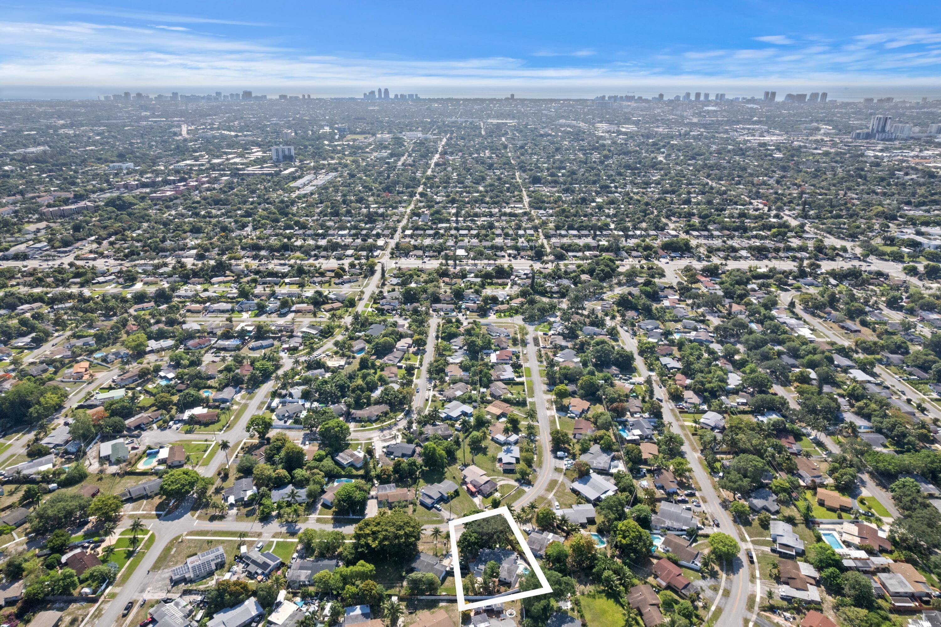 LAUDERDALE VILLAS - Residential