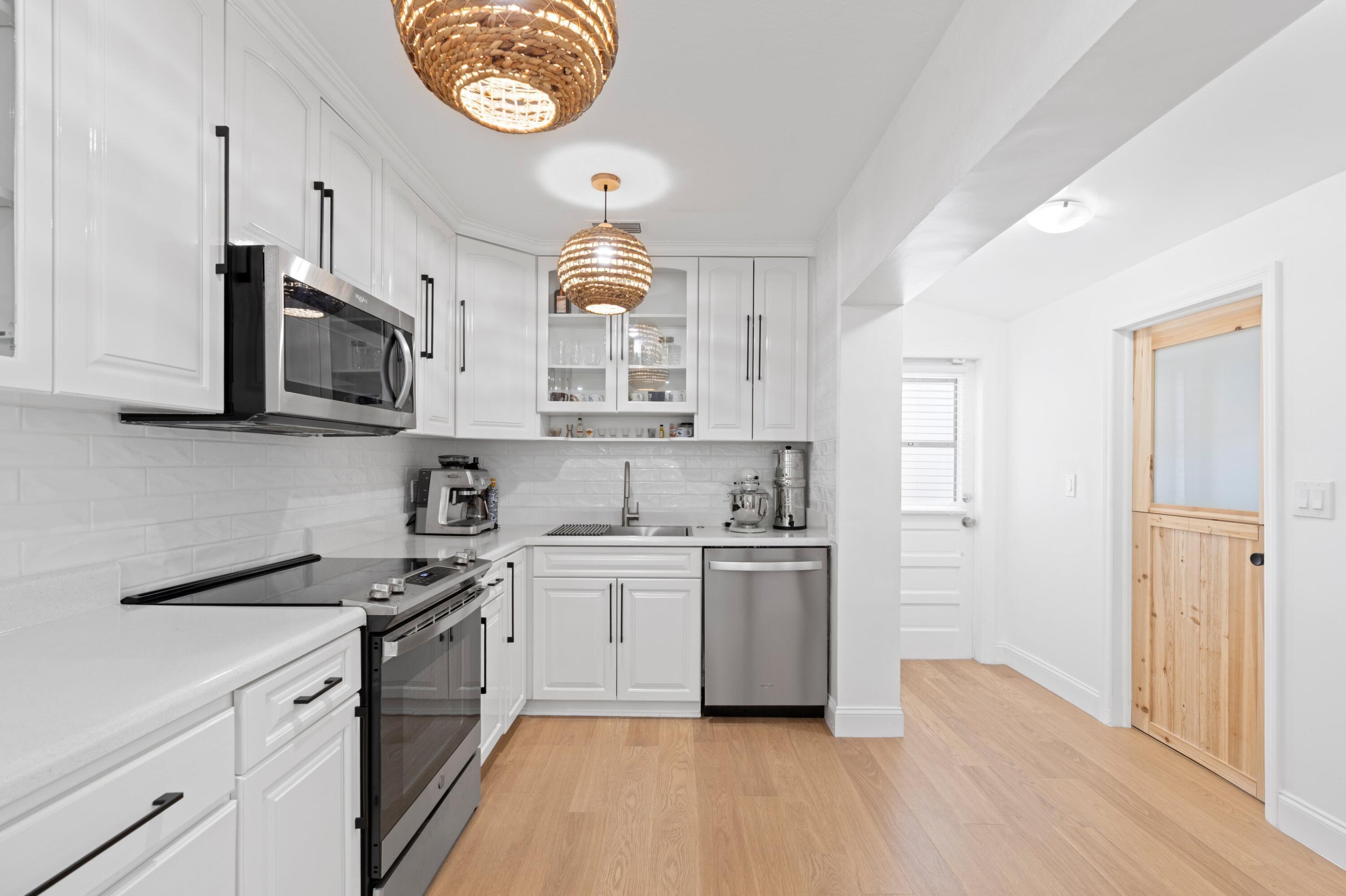 LAUDERDALE VILLAS - Residential