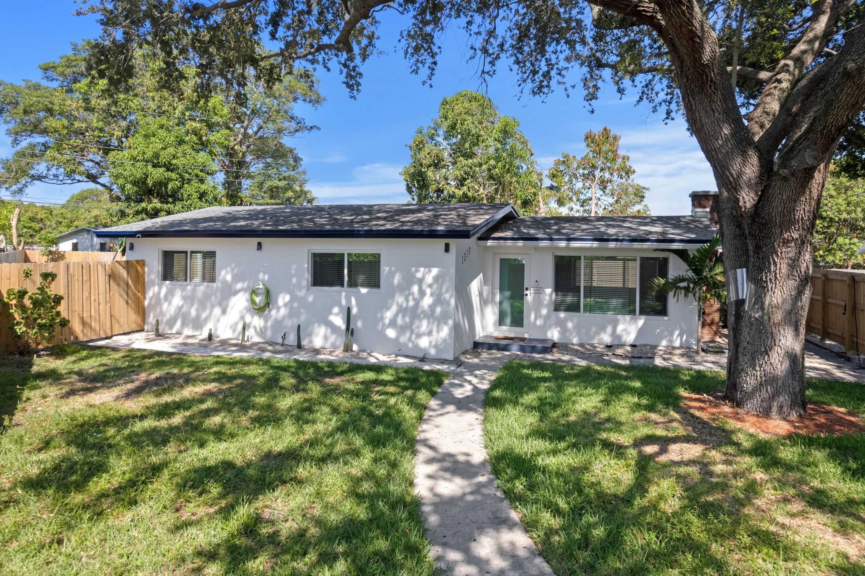 LAUDERDALE VILLAS - Residential