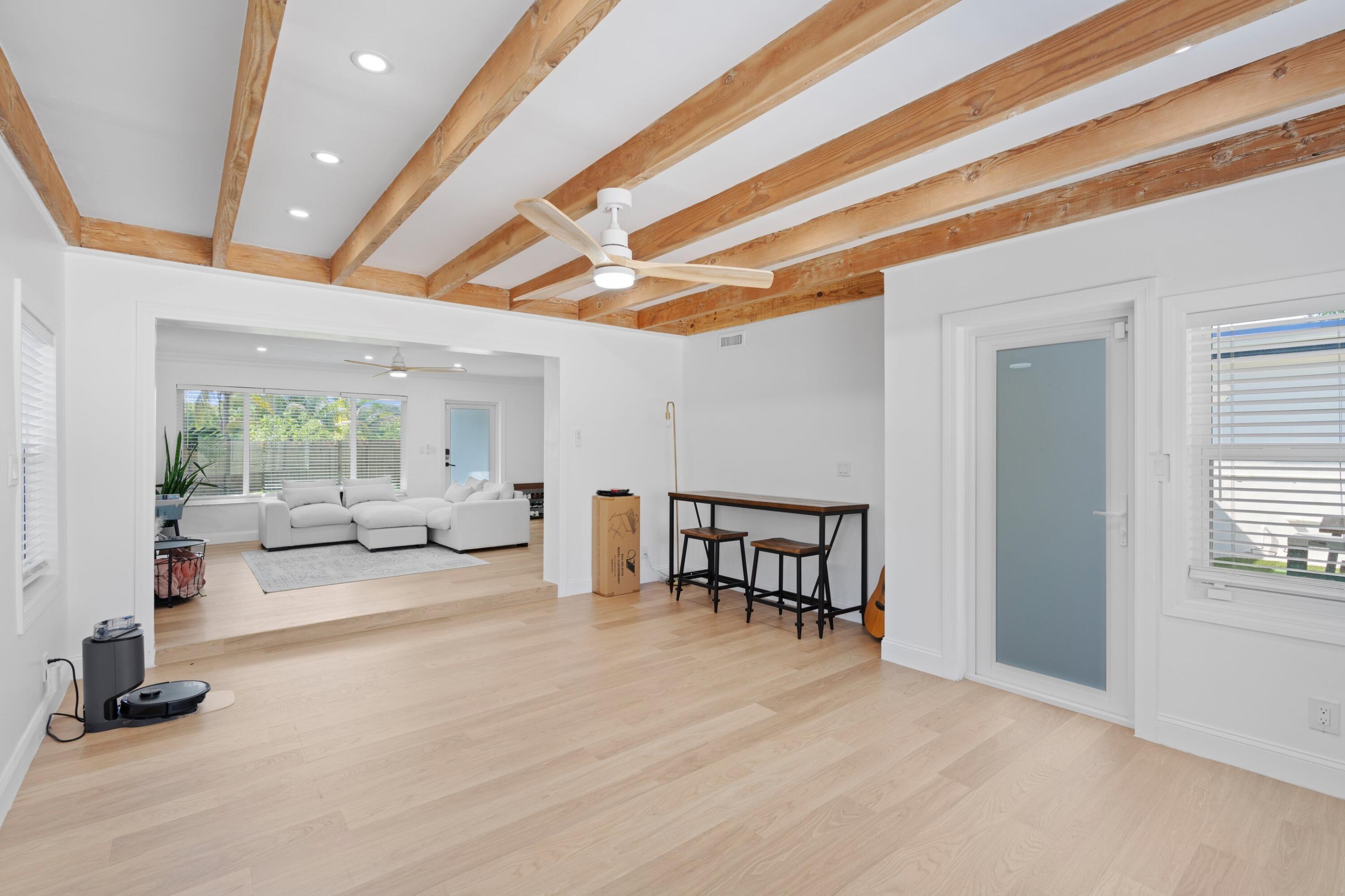 LAUDERDALE VILLAS - Residential