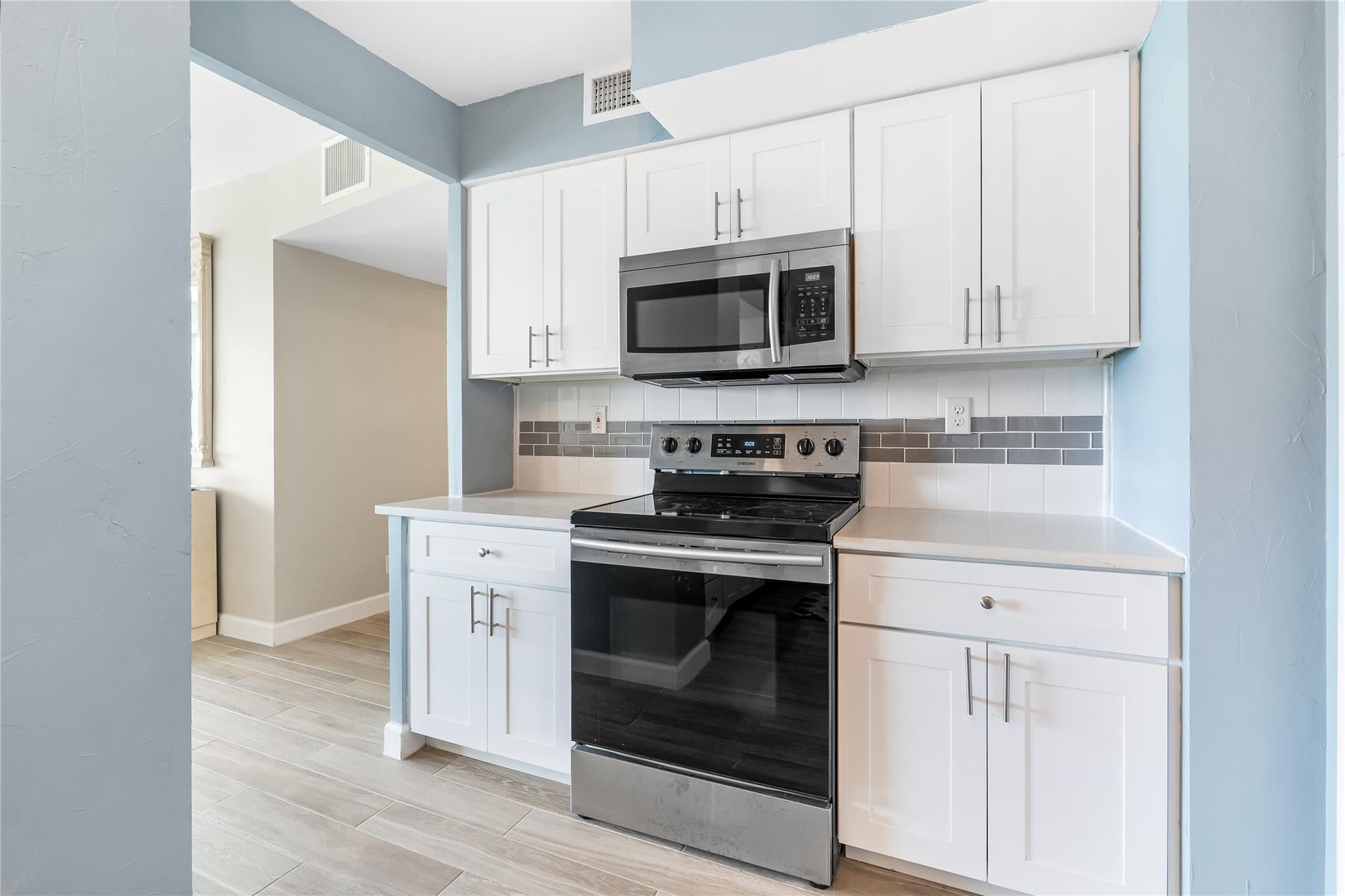 3233 NE 34TH Street 410