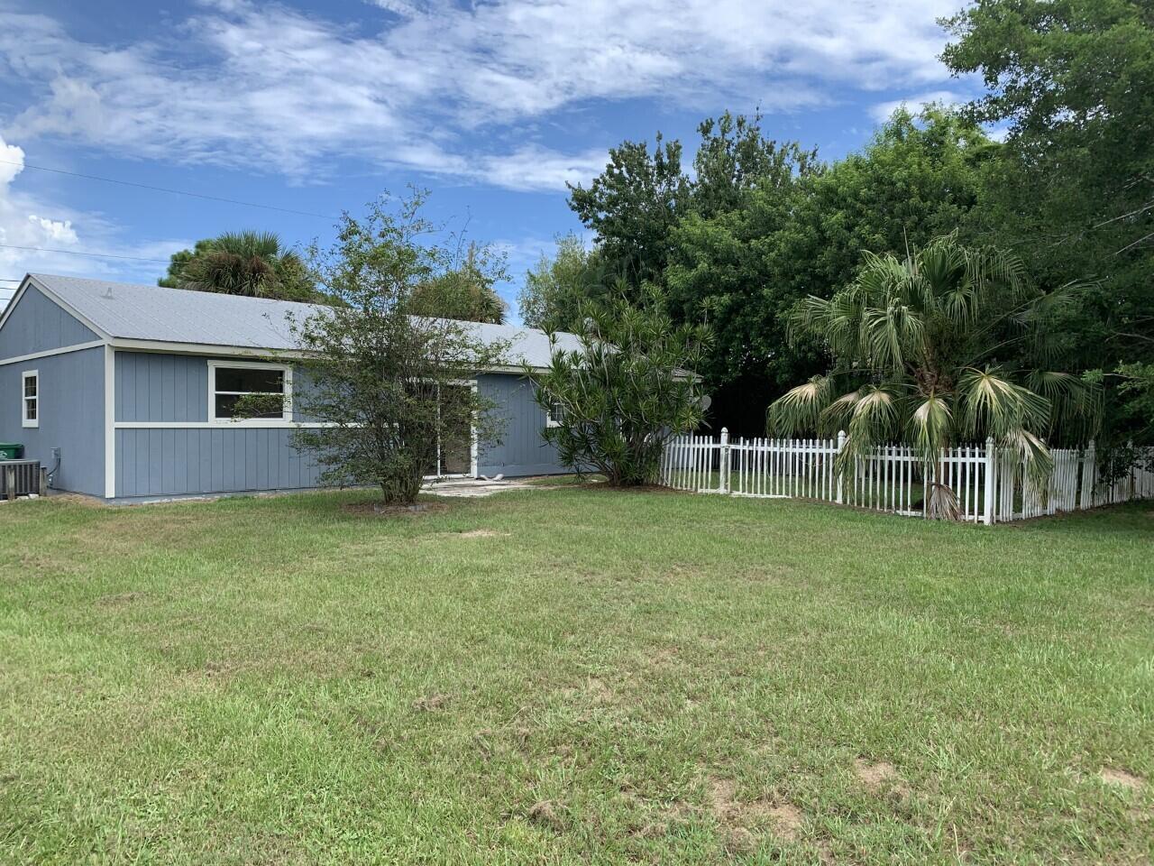 PORT ST LUCIE SECTION 40 - Residential Lease