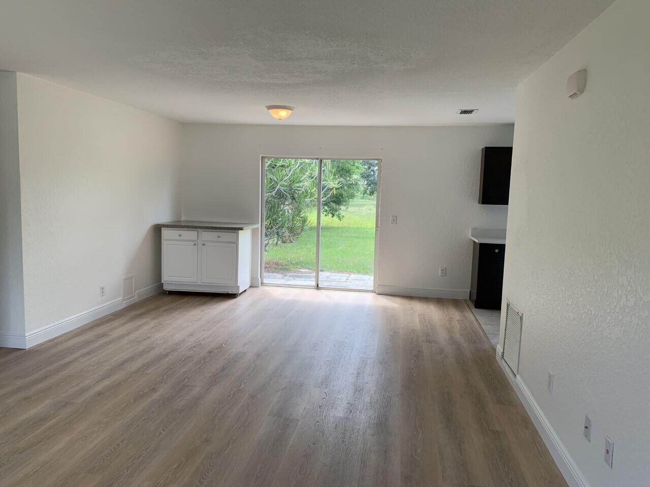 PORT ST LUCIE SECTION 40 - Residential Lease