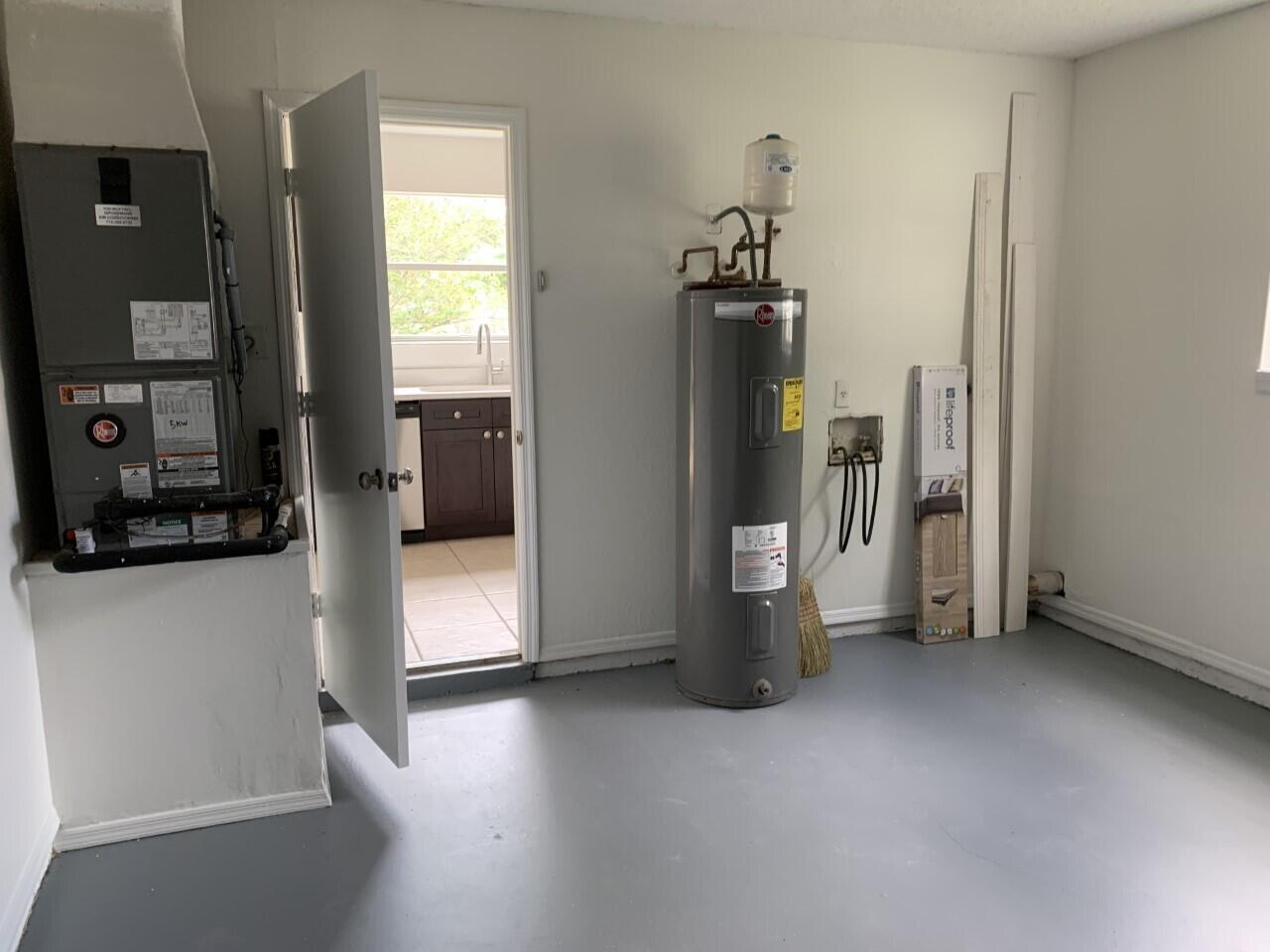 PORT ST LUCIE SECTION 40 - Residential Lease