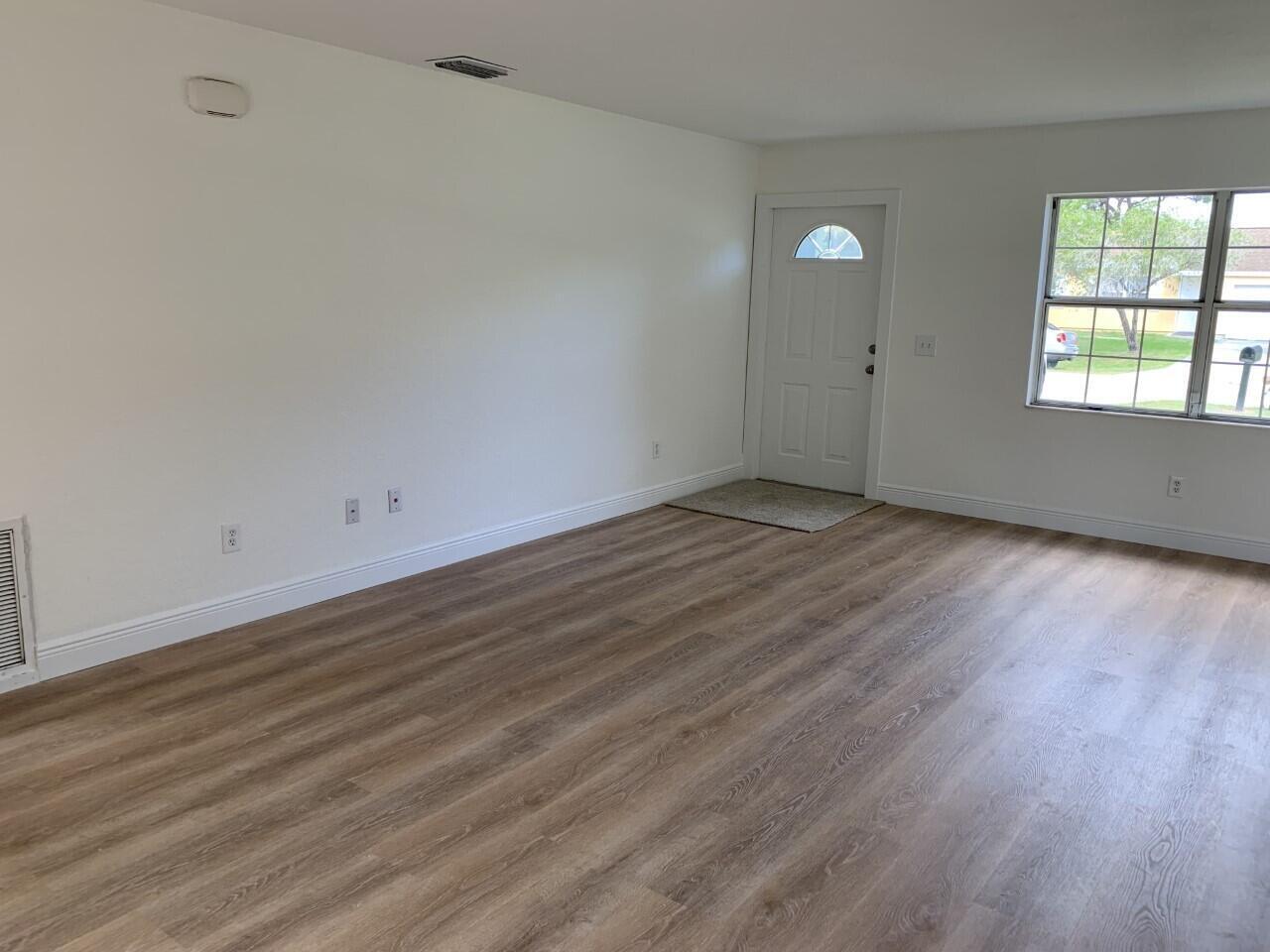 PORT ST LUCIE SECTION 40 - Residential Lease