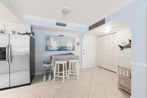 Condominium in Juno Beach FL 630 Ocean Drive Dr 20.jpg