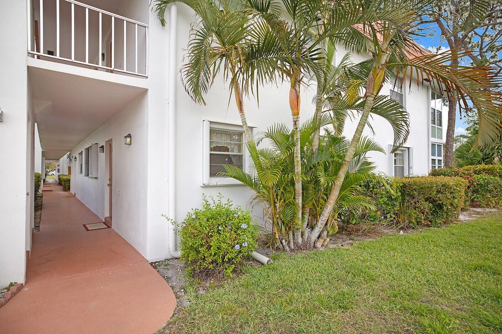 Photo of 2600 SE Ocean Boulevard #O - 1, Stuart, FL 34996 (MLS # R11075896)