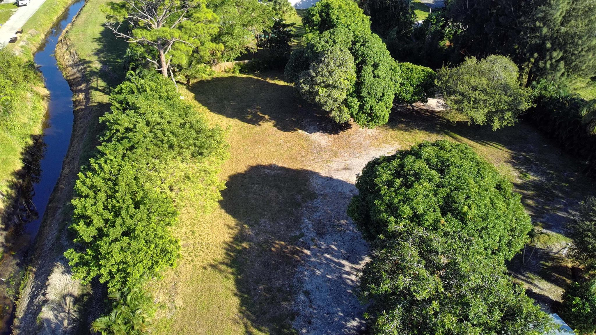 PALM BEACH FARMS CO 7 - Commercial Sale