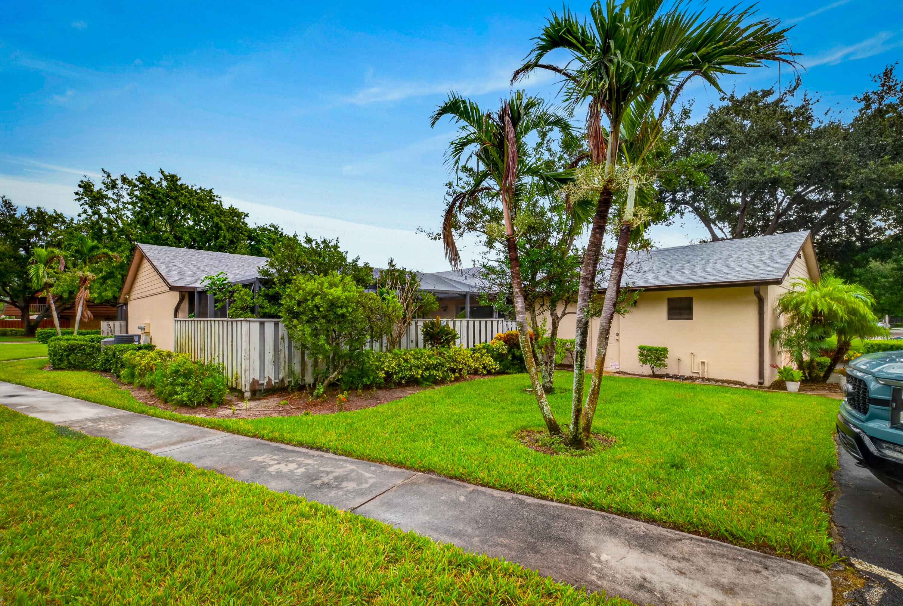 1435 Captains Walk