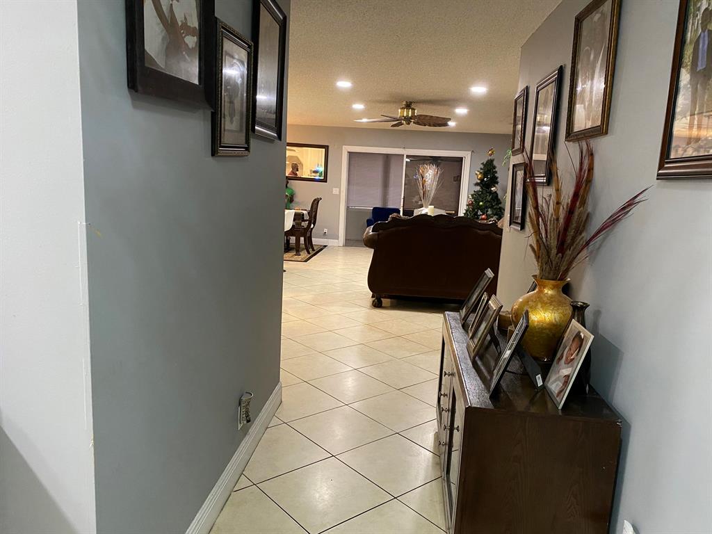 WATERWAY COVE OF WELLINGTON - Residential