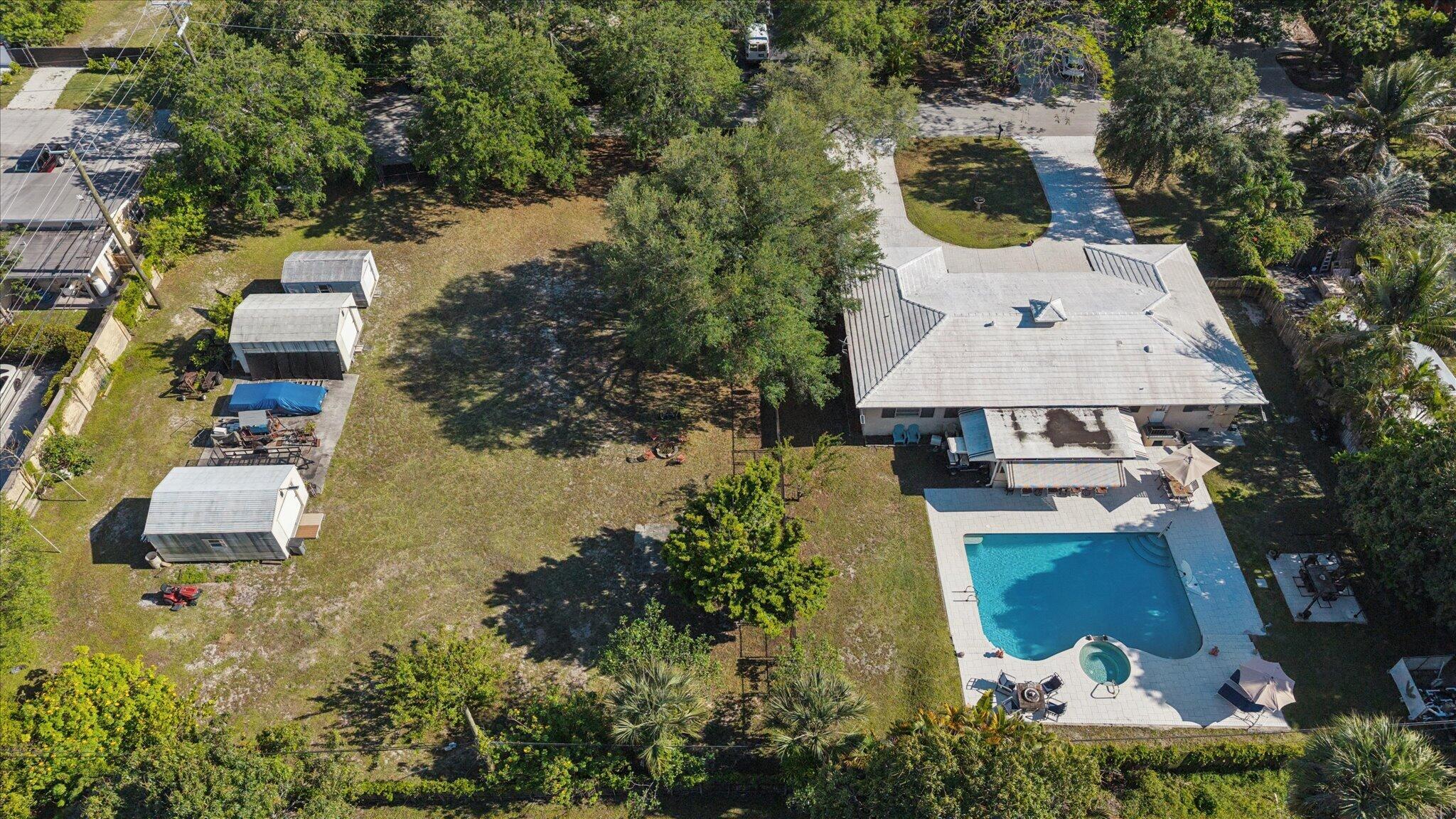 COUNTRY CLUB ESTATES UNIT - Residential