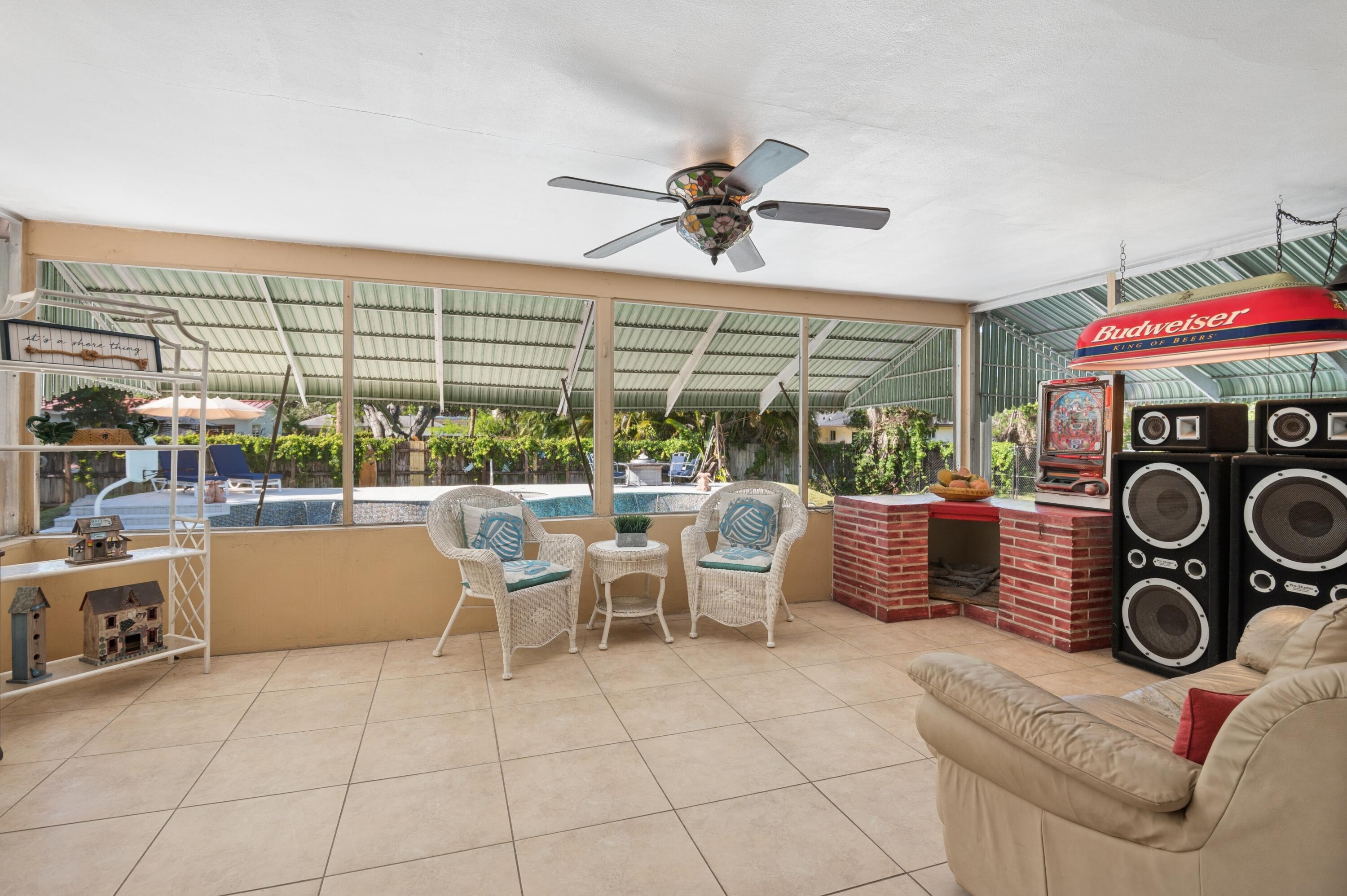 COUNTRY CLUB ESTATES UNIT - Residential