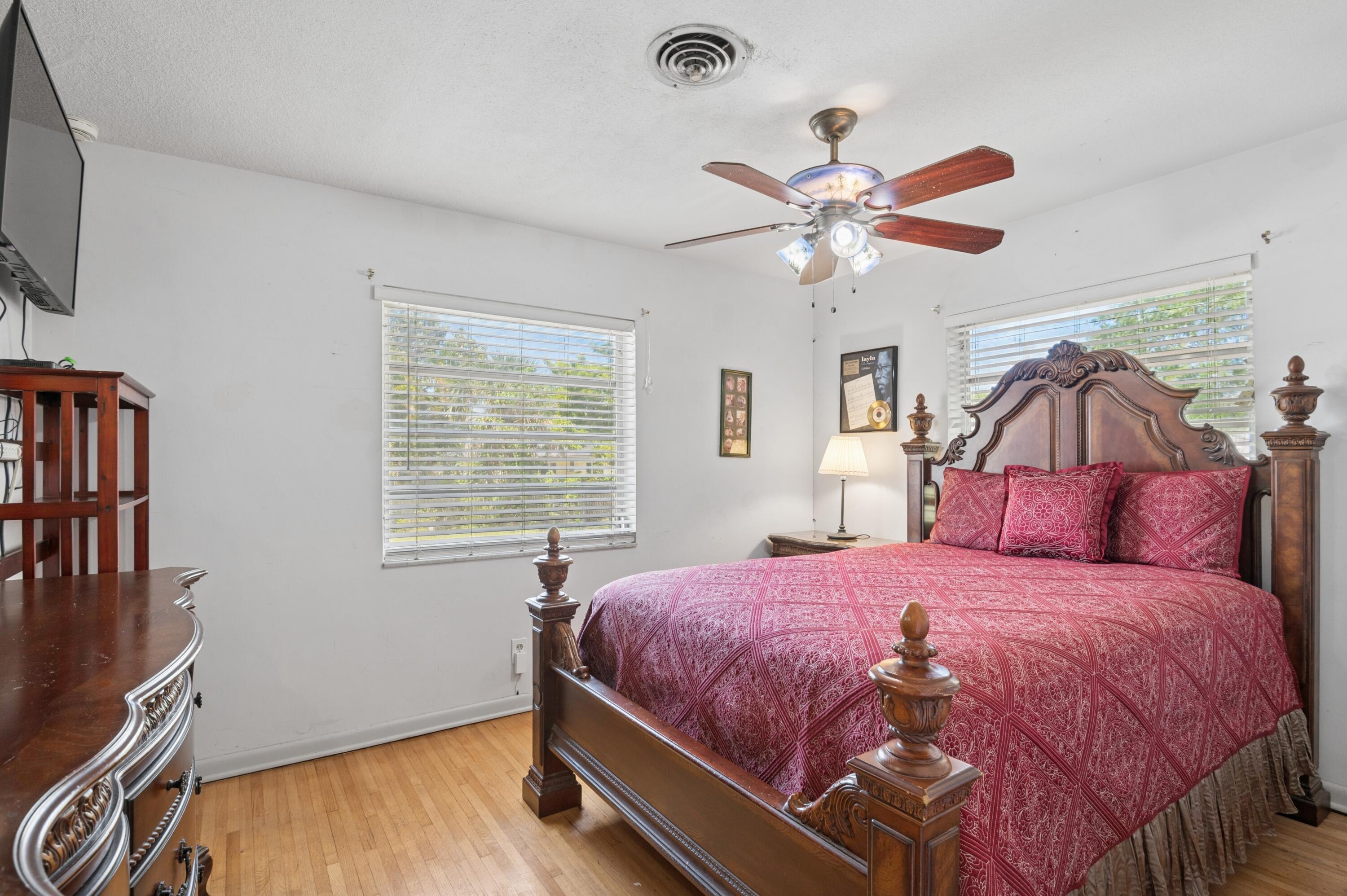 COUNTRY CLUB ESTATES UNIT - Residential