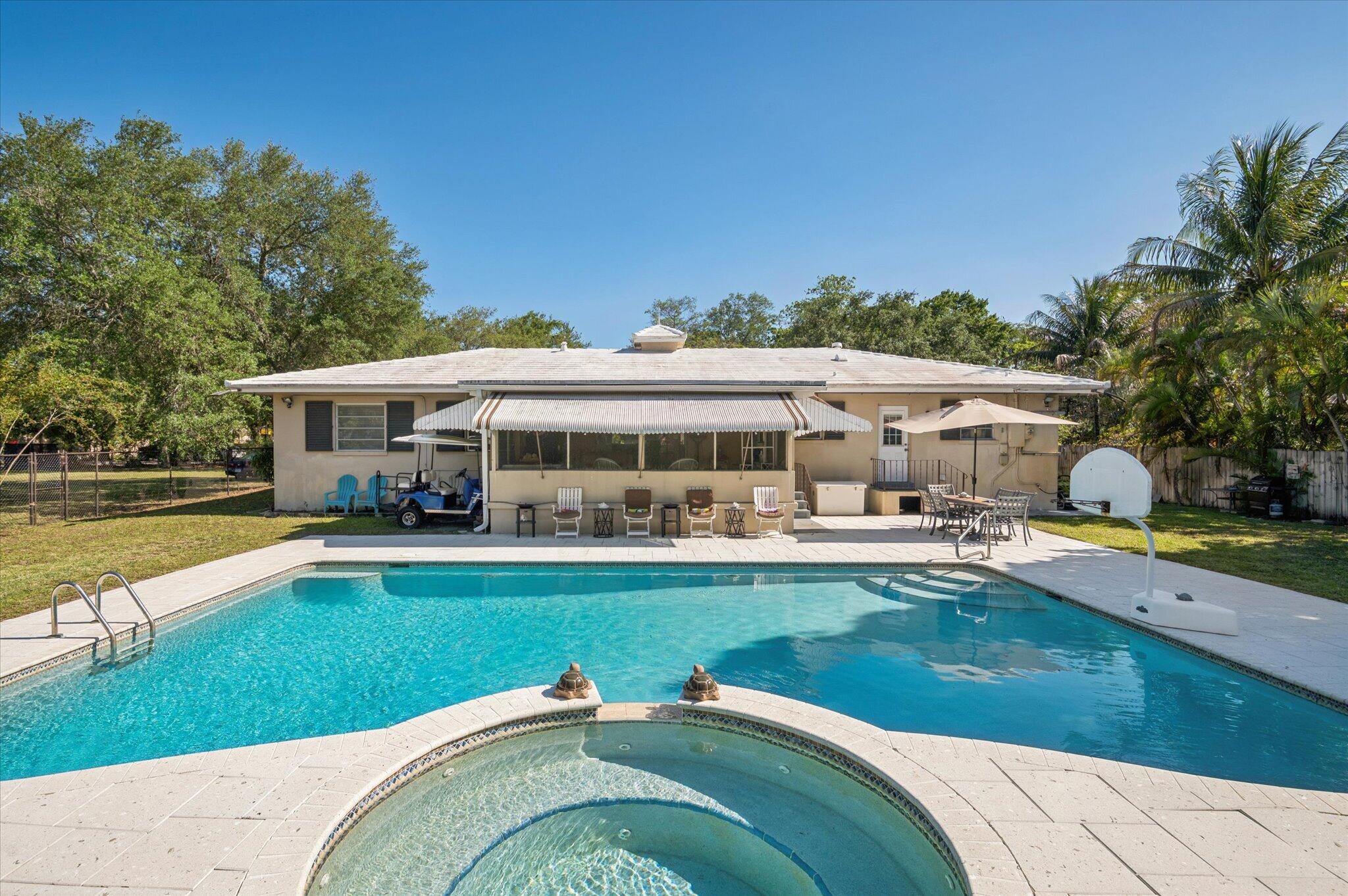 COUNTRY CLUB ESTATES UNIT - Residential