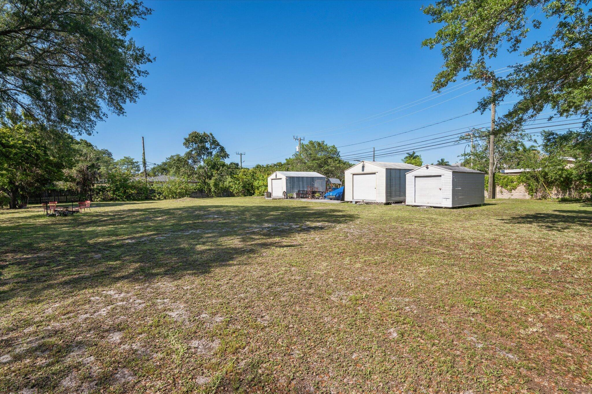 COUNTRY CLUB ESTATES UNIT - Residential