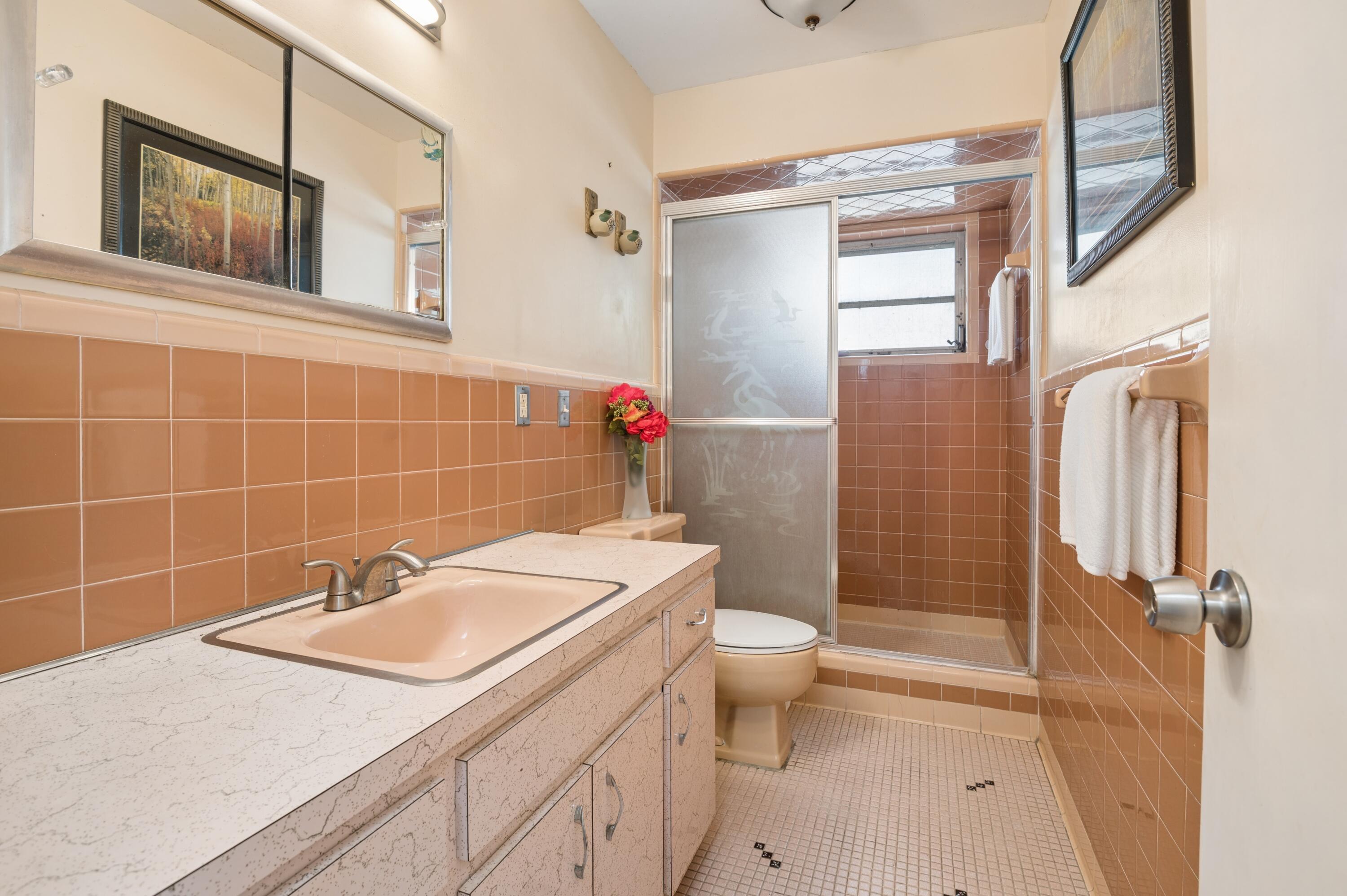 COUNTRY CLUB ESTATES UNIT - Residential