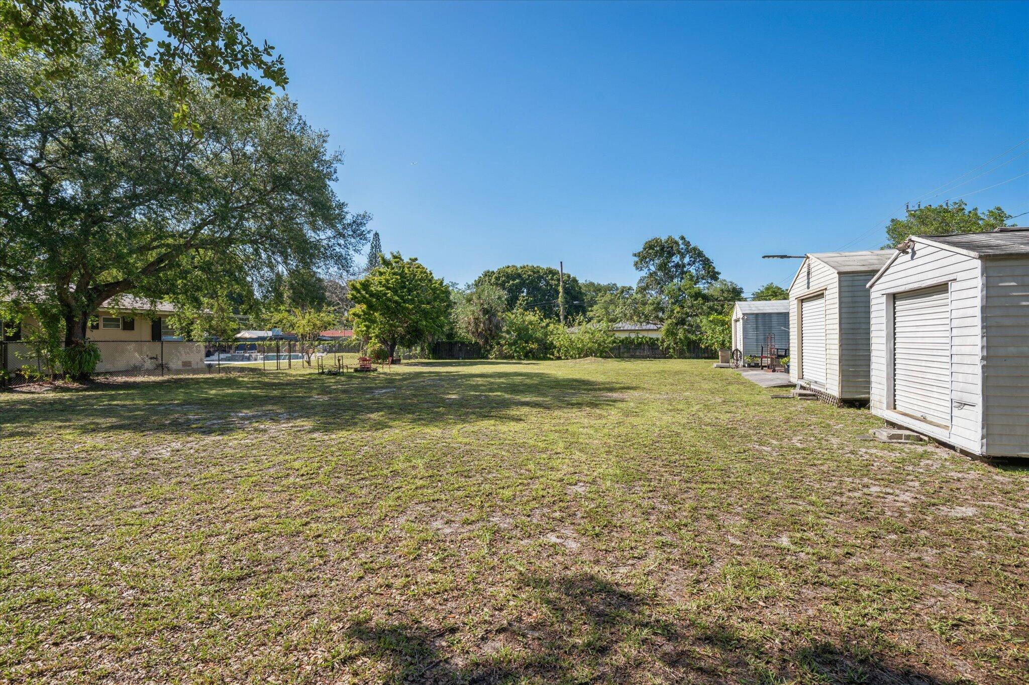 COUNTRY CLUB ESTATES UNIT - Residential