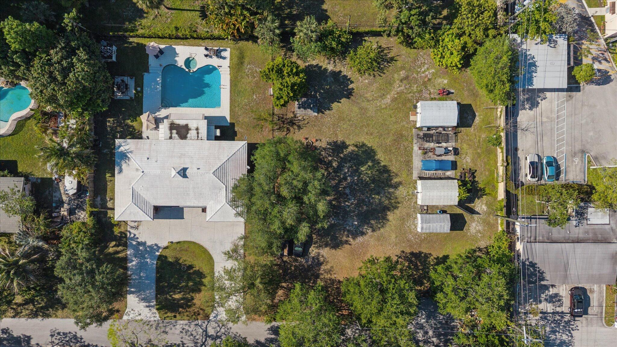 COUNTRY CLUB ESTATES UNIT - Residential