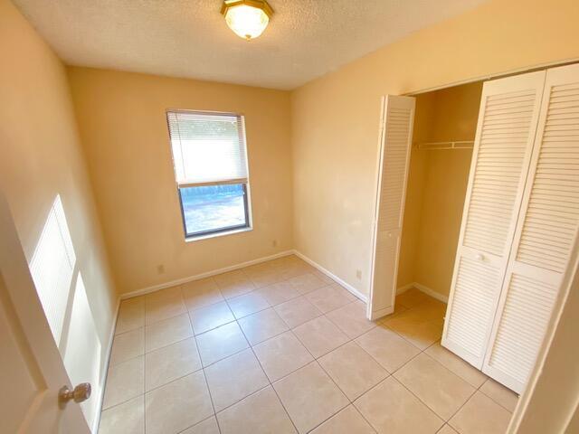 1157 Hyacinth Place C