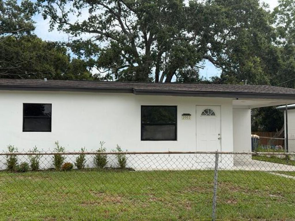 Photo of 2002 Avenue P, Fort Pierce, FL 34950 (MLS # B26045835)