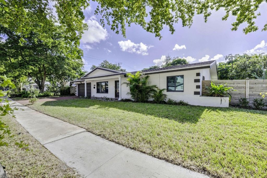 Photo of 776 NW 48th Avenue, Plantation, FL 33317 (MLS # F10470837)